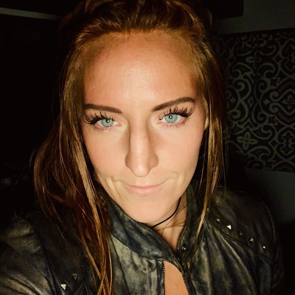 Meet your Posher, Taylor - Picture 1 of 1